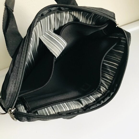 Targus Black Polyester Laptop Bag with Shoulder Strap - Picture 4 of 10